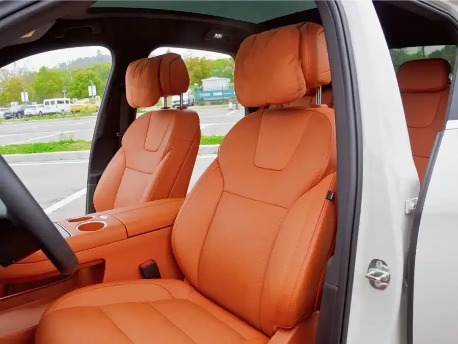 AITO M5 M5 2025 Extended Range Ultra 4WD Edition 2025 — миниатюра 4