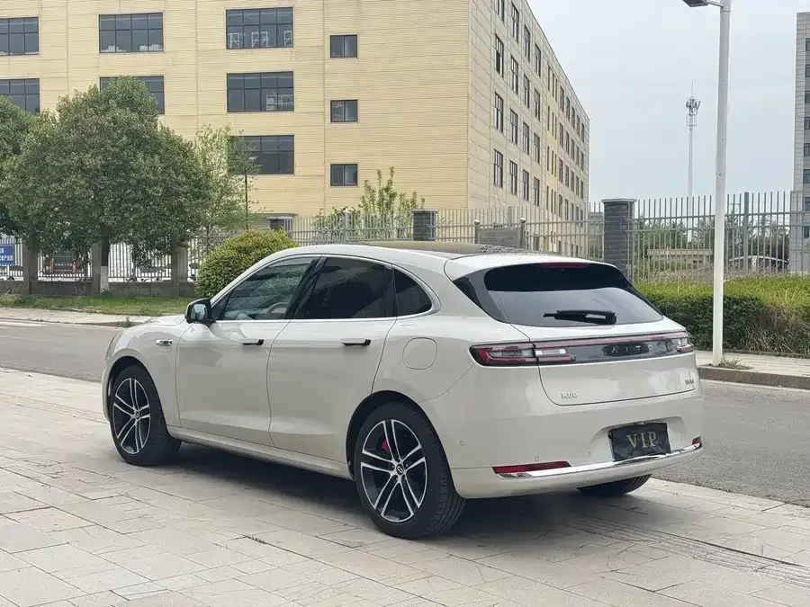AITO M5 M5 2025 Extended Range Ultra 4WD Edition 2025 — миниатюра 4