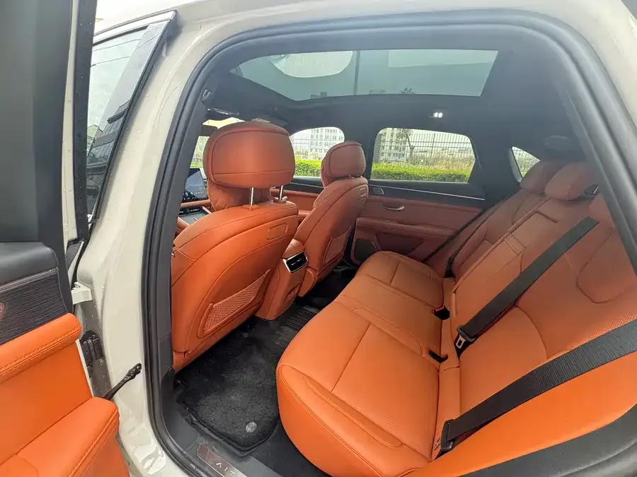 AITO M5 M5 2025 Extended Range Ultra 4WD Edition 2025 — миниатюра 5