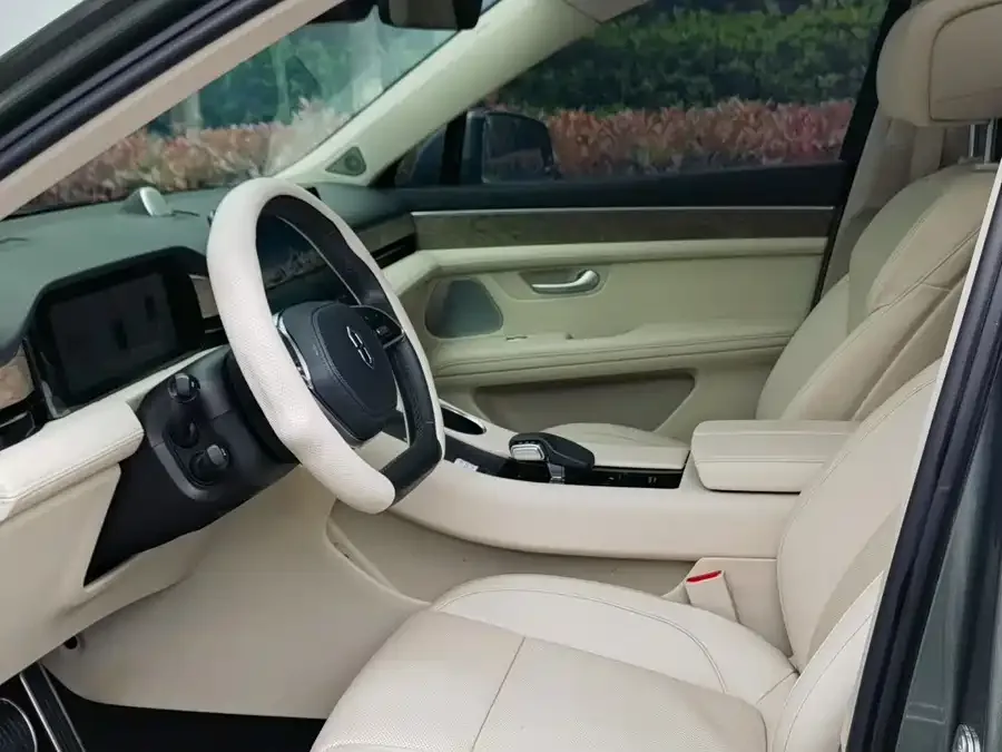 AITO M5 M5 2022 Extended Range Rear-Drive Standard Edition 2022 — миниатюра 4