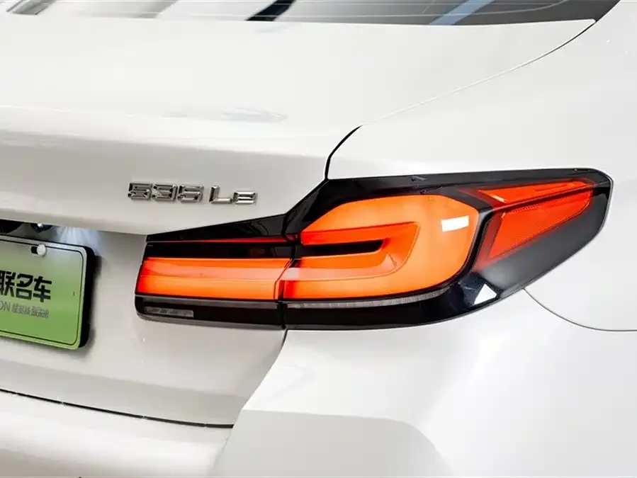 BMW 5 Series New Energy 2022 Model 2 535Le M Sports Package 2023 — миниатюра 3