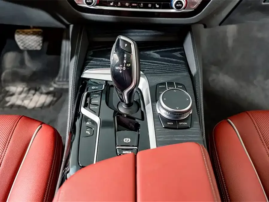 BMW 5 Series New Energy 2022 Model 2 535Le M Sports Package 2023 — миниатюра 4
