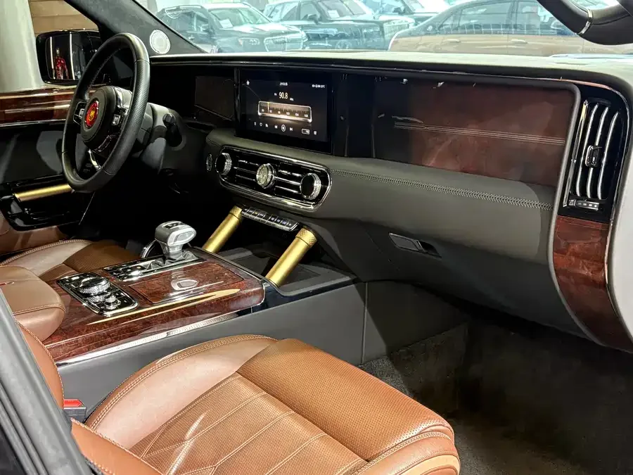 Hongqi Golden Sunflower National Glory Hongqi Golden Sunflower National Glory 2022 4.0T Elegant Flagship Edition 6-seater 2023 — миниатюра 5