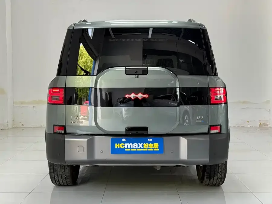 BYD Leopard Titanium 7 Titanium 7 2025 200KM 2WD Max Edition 2025 — миниатюра 2