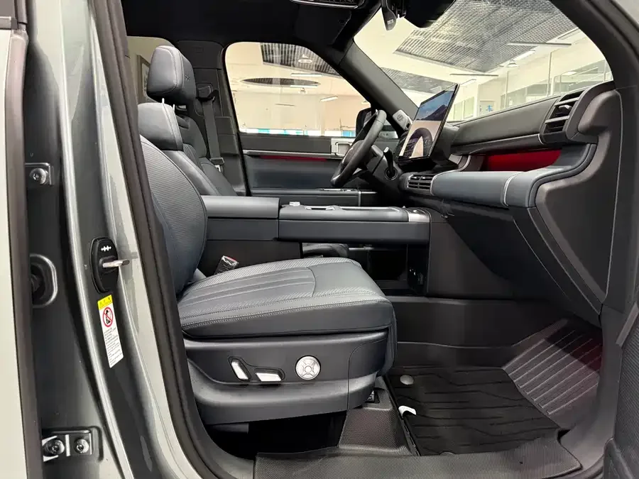 BYD Leopard Titanium 7 Titanium 7 2025 200KM 2WD Max Edition 2025 — миниатюра 3