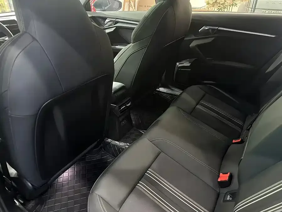 Audi A3 2024 Sportback 35 TFSI stylish and sporty 2024 — миниатюра 5