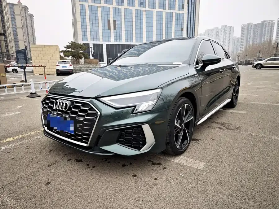 Audi A3 2024 A3L Limousine 35 TFSI Fashion Sports 2024 — фото 1, купить с доставкой в Москву