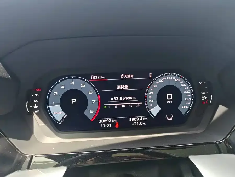 Audi A3 2023 Sportback 35 TFSI stylish and sporty 2023 — миниатюра 3