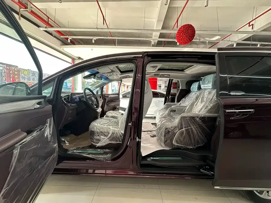 Buick GL8 2023 Avenir Six-seat Xianli Edition 2026 — миниатюра 3