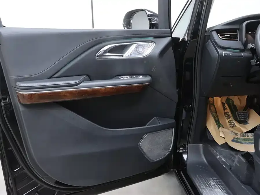 Hongqi HQ9 Hongqi HQ9 2023 2.0T Intelligent Connection Flagship Edition 2023 — миниатюра 3