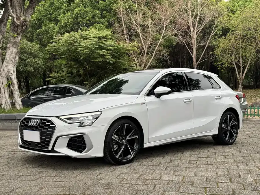 Audi A3 2021 Sportback 35 TFSI Advanced Life Edition 2022 — фото 1, купить с доставкой в Москву