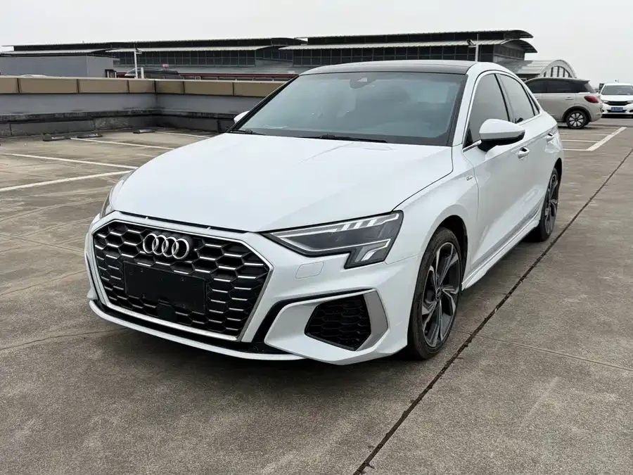 Audi A3 2022 A3L Limousine 35 TFSI Luxury Sports 2022 — фото 1, купить с доставкой в Москву