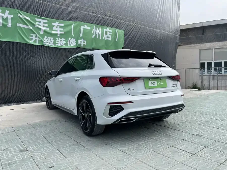 Audi A3 2022 Sportback 35 TFSI stylish and sporty 2023 — миниатюра 3