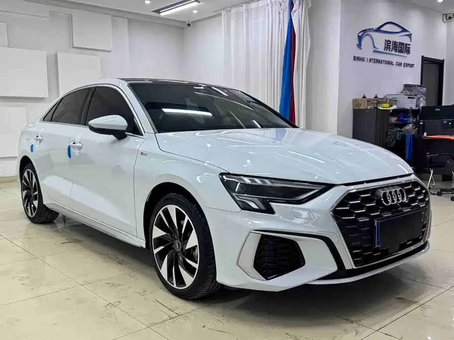 Audi A3 2024 A3L Limousine 35 TFSI Fashion Sports 2023 — миниатюра 3
