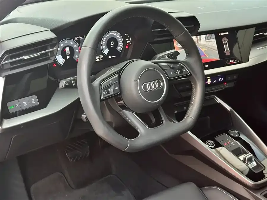 Audi A3 2022 Sportback 35 TFSI stylish and sporty 2022 — миниатюра 4