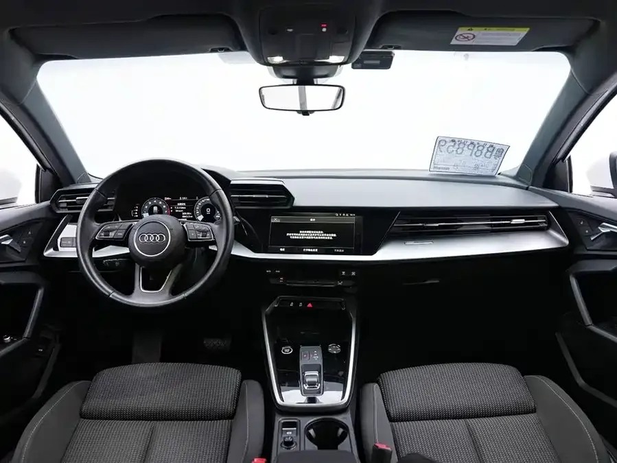Audi A3 2022 Sportback 35 TFSI Aggressive Sports Edition 2023 — миниатюра 4