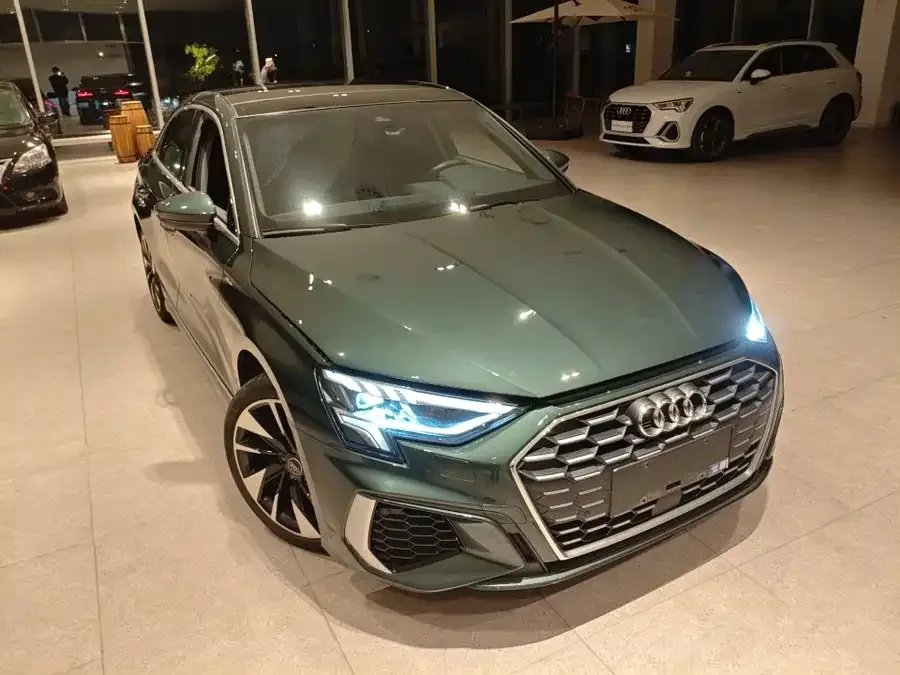 Audi A3 2023 A3L Limousine 35 TFSI Fashion Sports 2023 — миниатюра 3