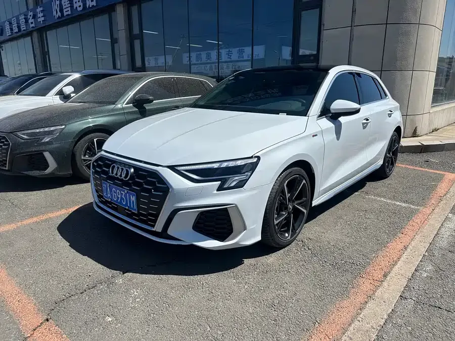 Audi A3 2022 Sportback 35 TFSI stylish and sporty 2022 — фото 1, купить с доставкой в Москву