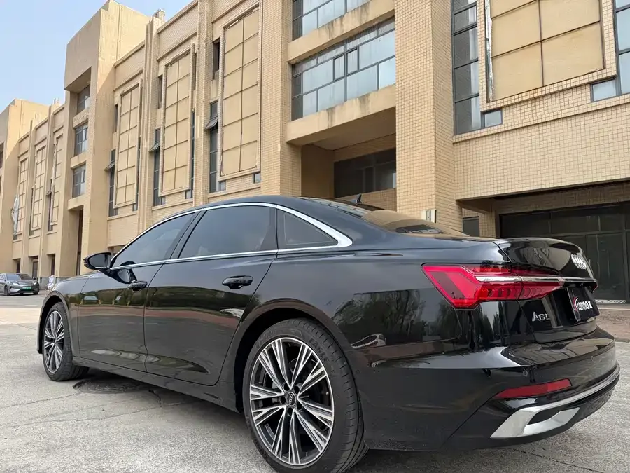 Audi A6L 2025 45 TFSI quattro Premium Dynamic Edition 2025 — миниатюра 4