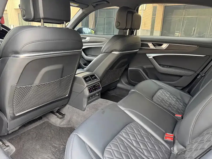 Audi A6L 2025 45 TFSI quattro Premium Dynamic Edition 2025 — миниатюра 5