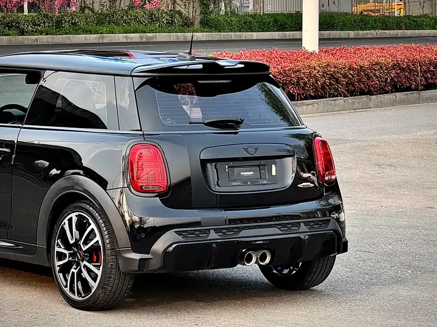 MINI JCW MINI JCW 2022 2.0T JOHN COOPER WORKS ALL-IN 2022 — миниатюра 4