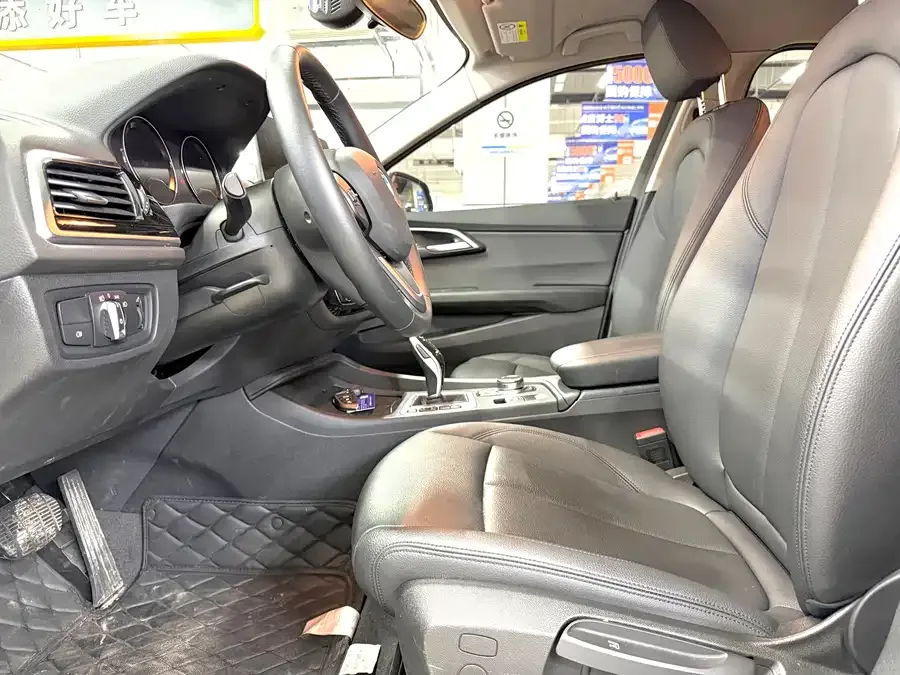 BMW 1 series BMW 1 Series 2023 120i M Sport 2023 — миниатюра 2