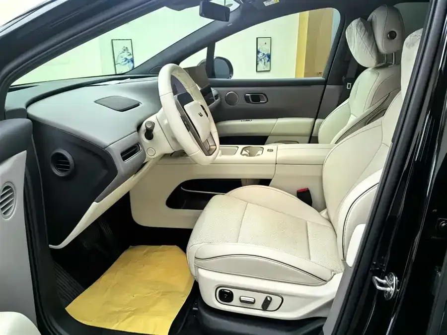 Li Auto i6 Ideal i6 2025 two-wheel drive standard version 2025 — миниатюра 2