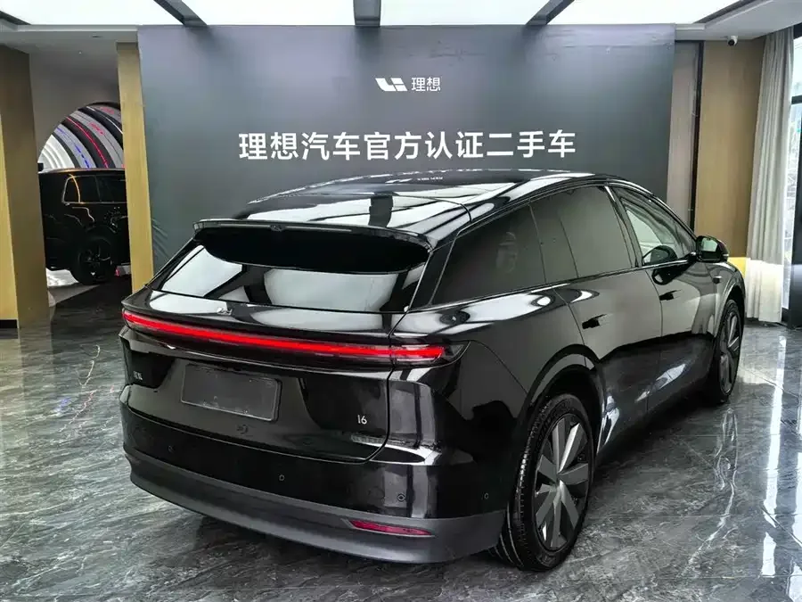 Li Auto i6 Ideal i6 2025 two-wheel drive standard version 2025 — миниатюра 4