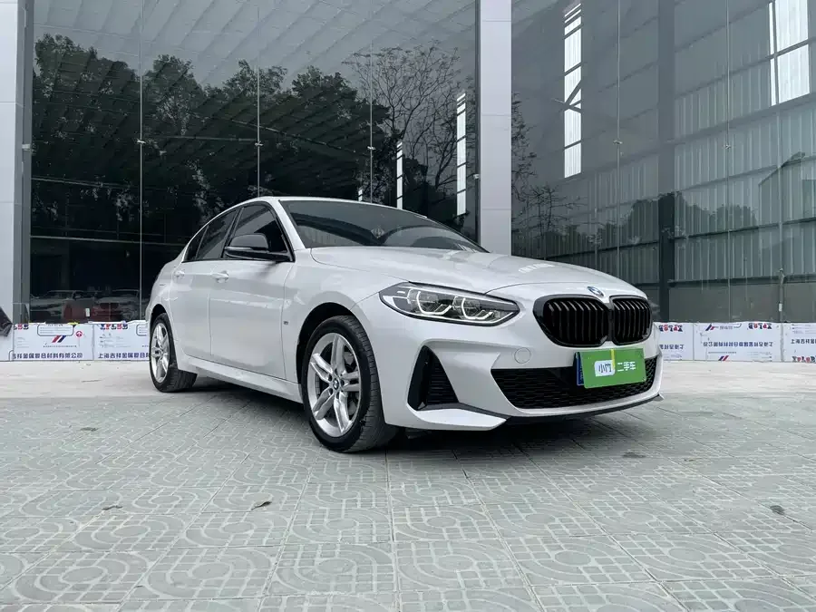 BMW 1 series BMW 1 Series 2023 120i M Sport Night Edition 2023 — миниатюра 3