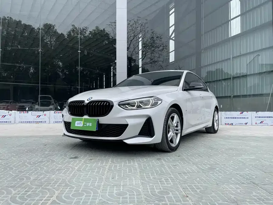 BMW 1 series BMW 1 Series 2023 120i M Sport Night Edition 2023 — фото 1, купить с доставкой в Москву