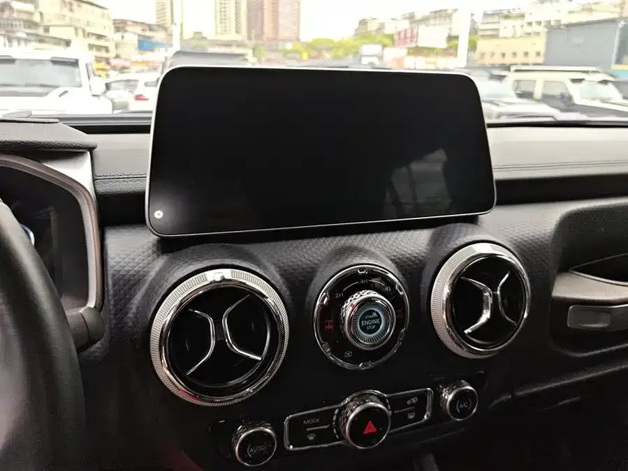BAIC BJ40 Beijing Off-road BJ40 2023 2.0D Automatic 4WD Blade Hero Edition Knight Type (Front and Rear Electric Locks) 2023 — миниатюра 4