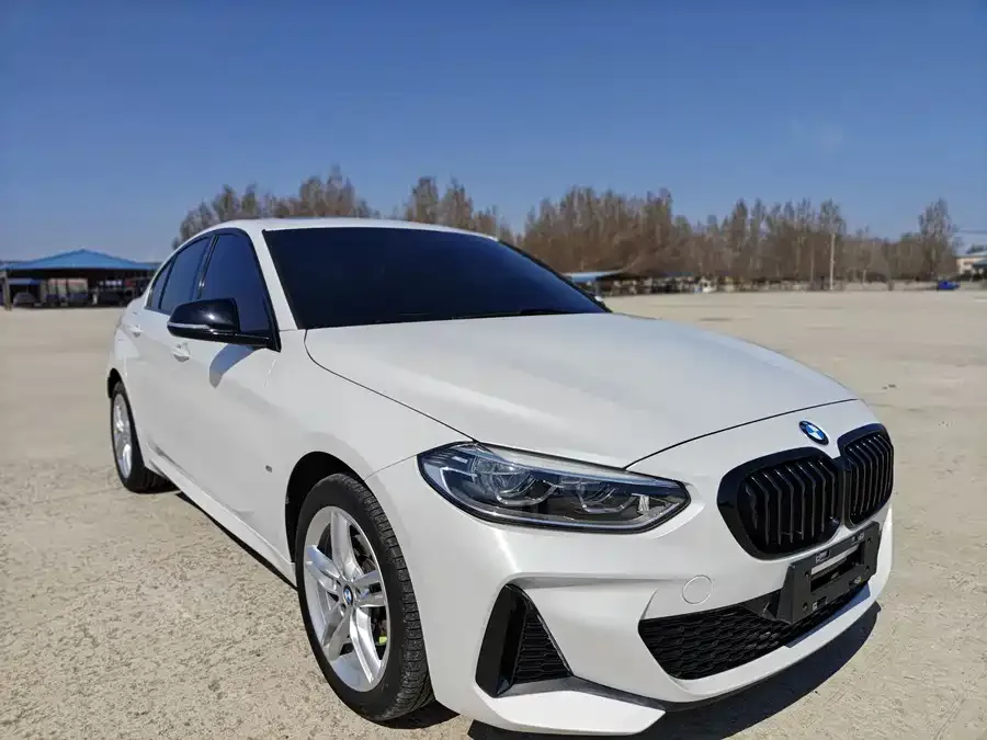 BMW 1 series BMW 1 Series 2021 facelift 120i M Sport Night Edition 2022 — миниатюра 3