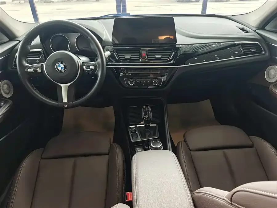 BMW 1 series BMW 1 Series 2022 120i M Sport Night Edition 2023 — миниатюра 4