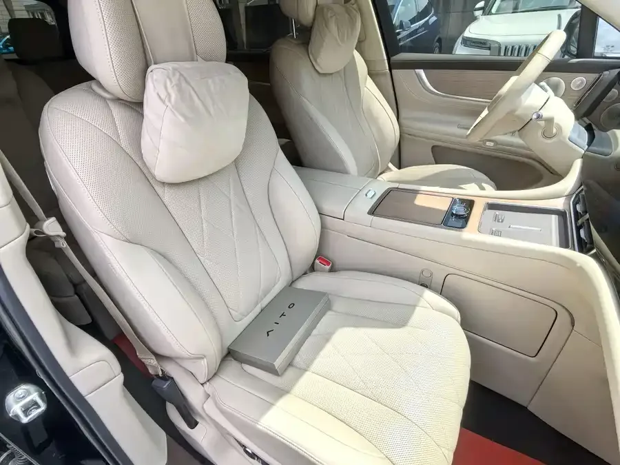 AITO M9 M9 2024 Extended Range Ultra Edition 42kWh 6-seater Edition 2024 — миниатюра 5
