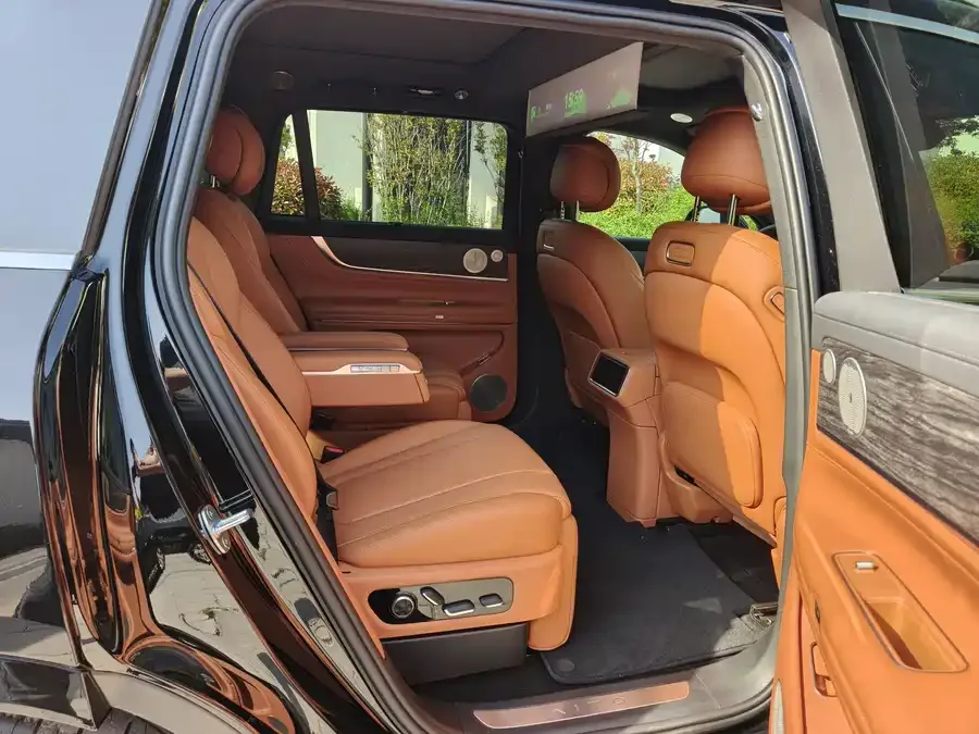 AITO M9 Wenjie M9 2025 Extended Range Ultra Edition 52kWh 6-Seat Version (192-line LiDAR) 2025 — миниатюра 4