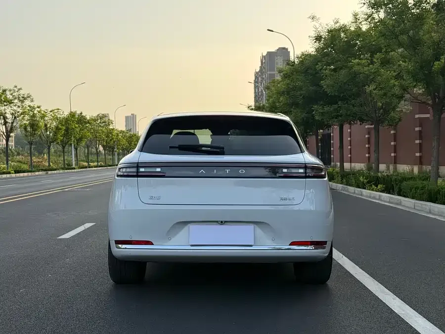 AITO M5 M5 2025 Extended Range Ultra Rear-wheel Drive 2025 — миниатюра 5