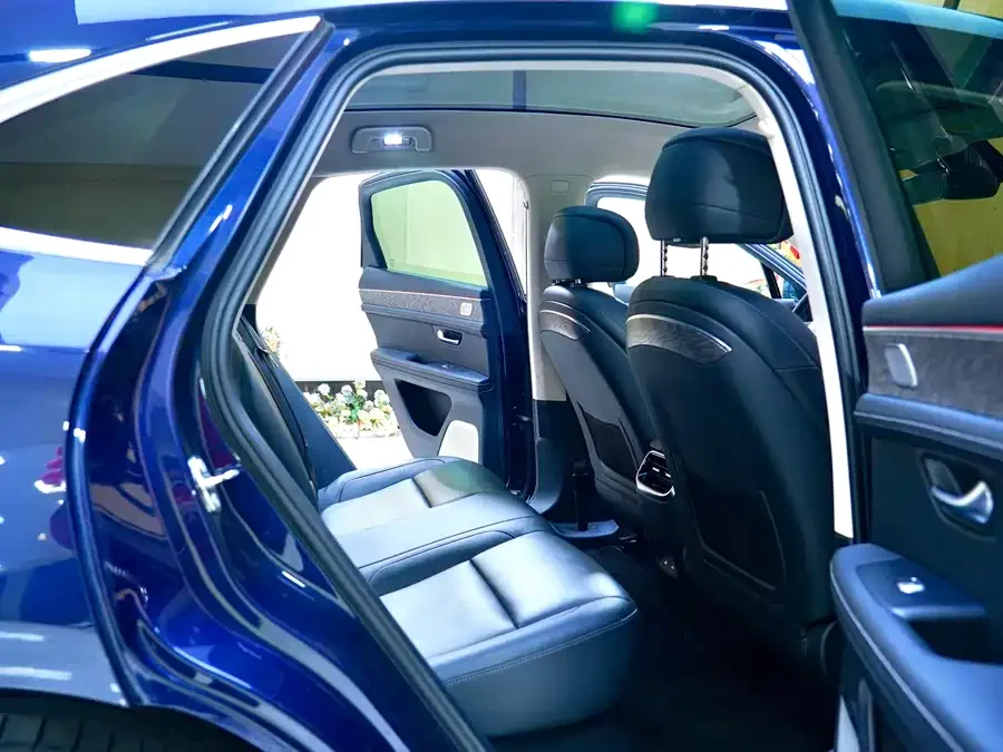 AITO M5 M5 2022 Extended Range 4WD Performance Edition 2022 — миниатюра 2
