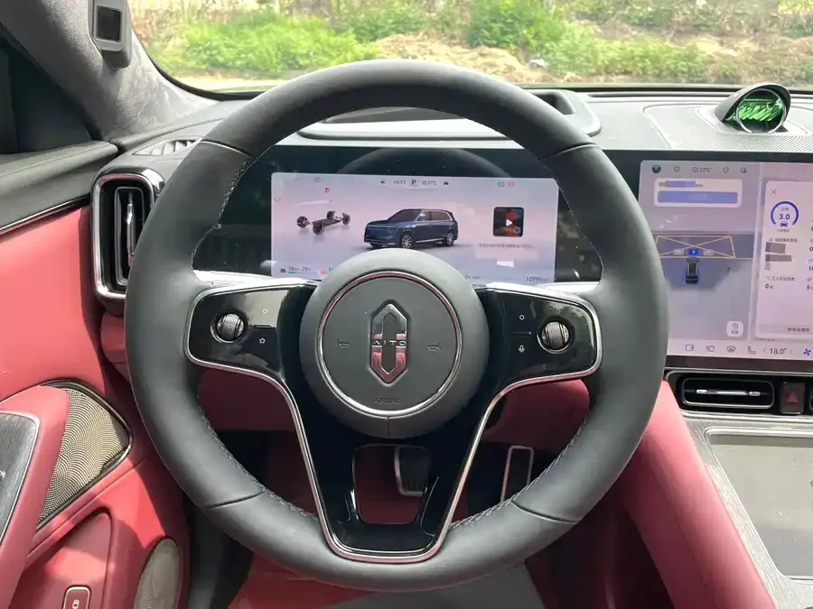 AITO M8 Wenjie M8 2025 Extended Range Max+ Version 53.4kWh 6-Seater (192-line LiDAR) 2025 — миниатюра 2
