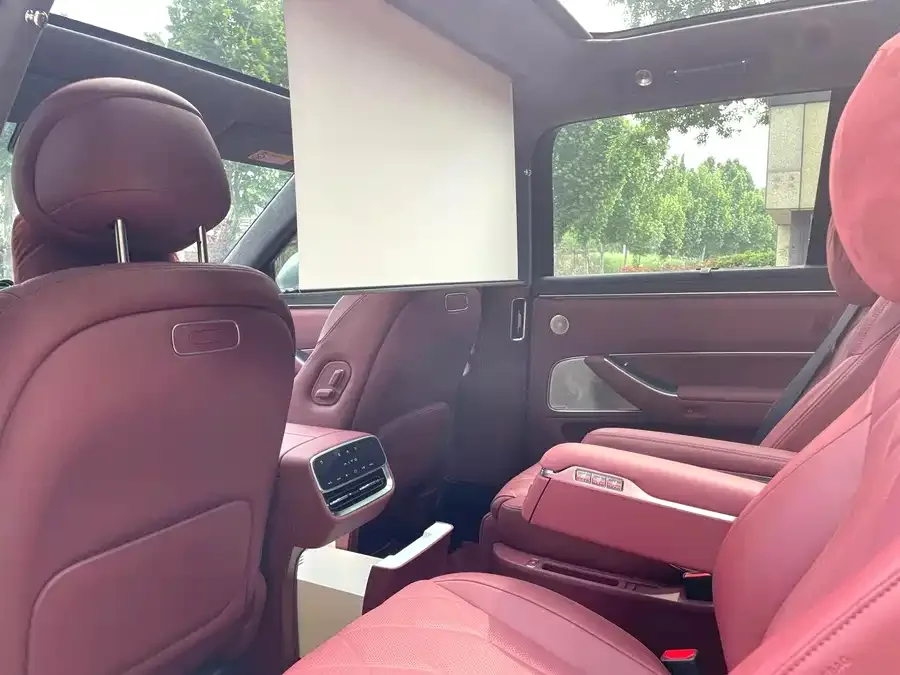 AITO M8 Wenjie M8 2025 Extended Range Max+ Version 53.4kWh 6-Seater (192-line LiDAR) 2025 — миниатюра 4