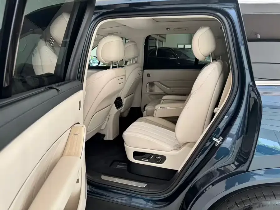 AITO M8 Wenjie M8 2025 Extended Range Max+ Version 53.4kWh 6-Seater (192-line LiDAR) 2025 — миниатюра 3
