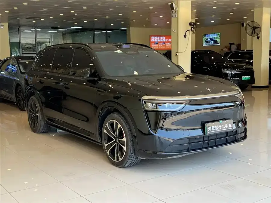 AITO M8 Wenjie M8 2025 Extended Range Max+ Version 53.4kWh 6-Seater (192-line LiDAR) 2025 — миниатюра 2
