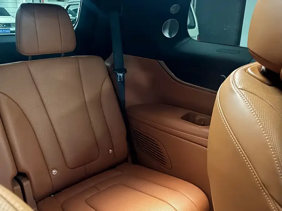AITO M9 M9 2024 Extended Range Ultra Edition 42kWh 6-seater Edition 2024 — миниатюра 4