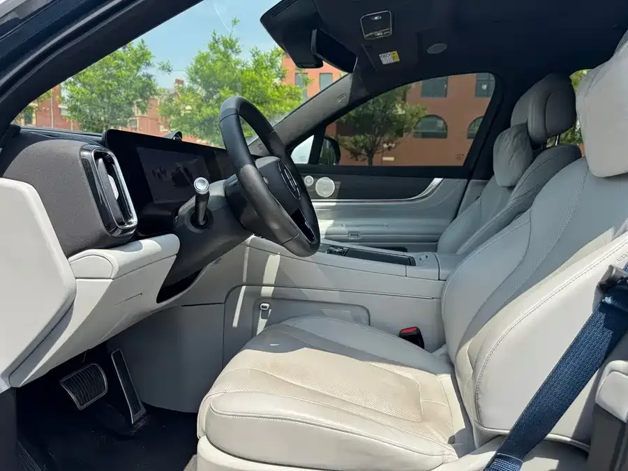 AITO M9 M9 2024 Extended Range Ultra Edition 52kWh 6-seater Edition 2024 — миниатюра 4