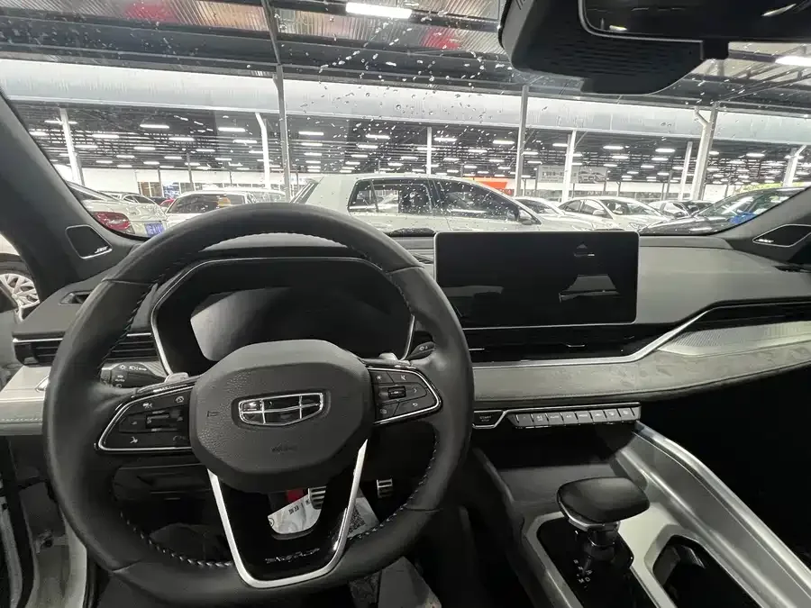 Geely Xingrui Xingrui 2023 2.0TD only available in green version 2023 — миниатюра 4