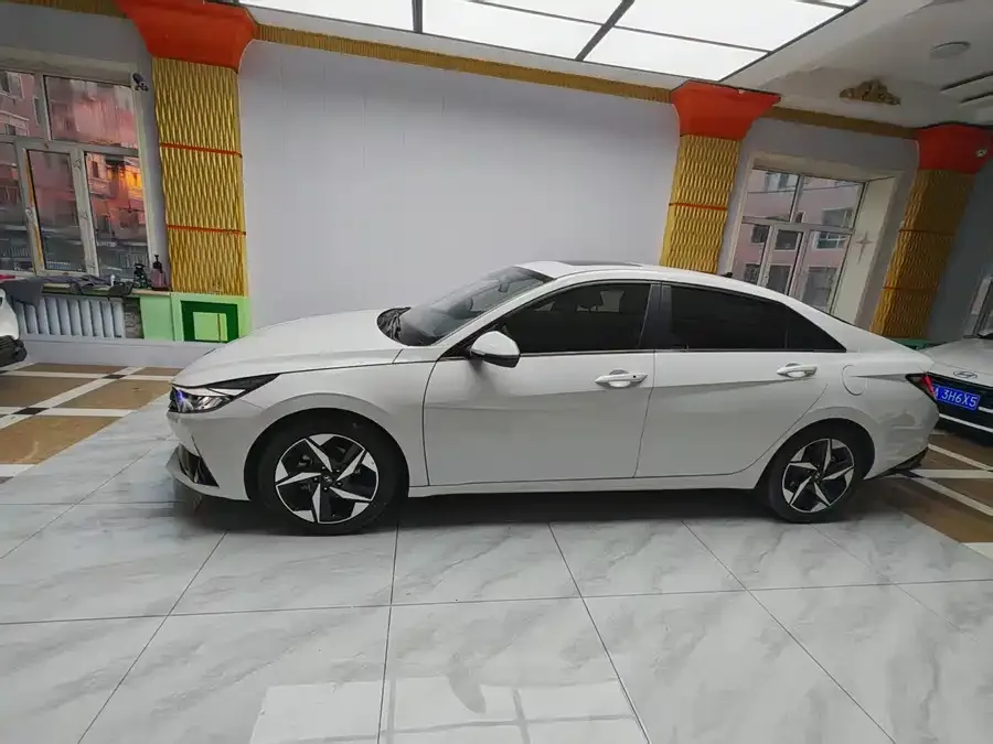 Hyundai Elantra Elantra 2022 1.5L CVT TOP flagship version 2022 — миниатюра 2