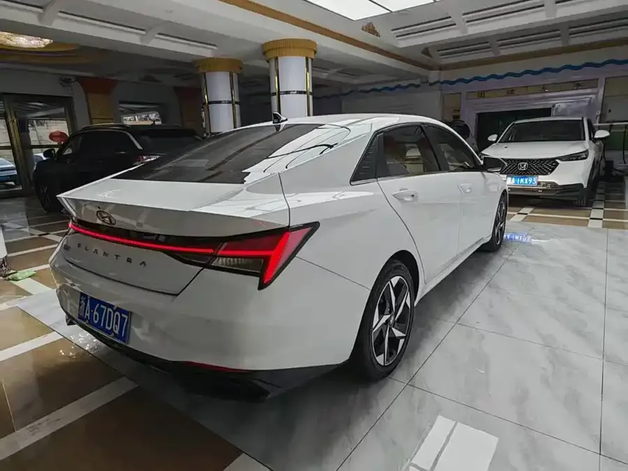 Hyundai Elantra Elantra 2022 1.5L CVT TOP flagship version 2022 — миниатюра 3