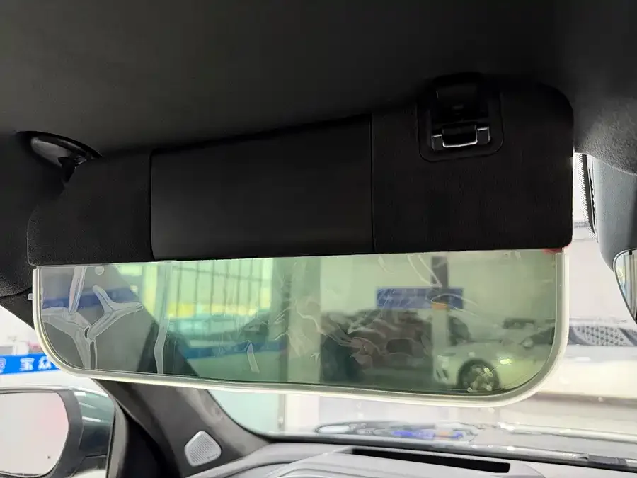 Geely Monjaro Xingyue L 2025 Dongfangyao 2.0TD Automatic Star-gazing Edition 2025 — миниатюра 3