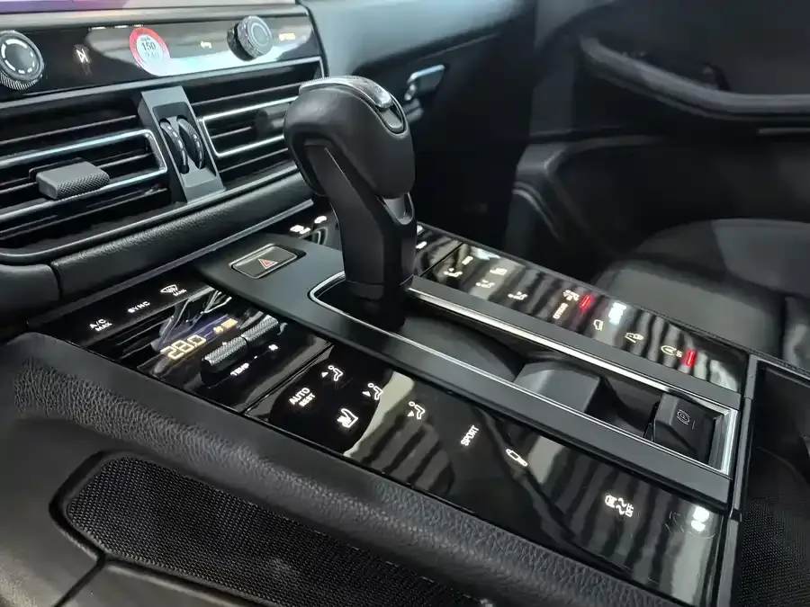 Porsche Macan Macan 2024 Macan 2.0T 2024 — миниатюра 2