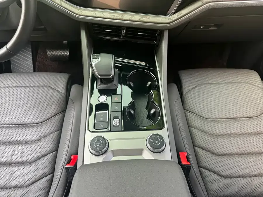 Volkswagen Touareg Touareg 2023 3.0TSI Ruixiang Edition Classic Sports Package 2026 — миниатюра 2
