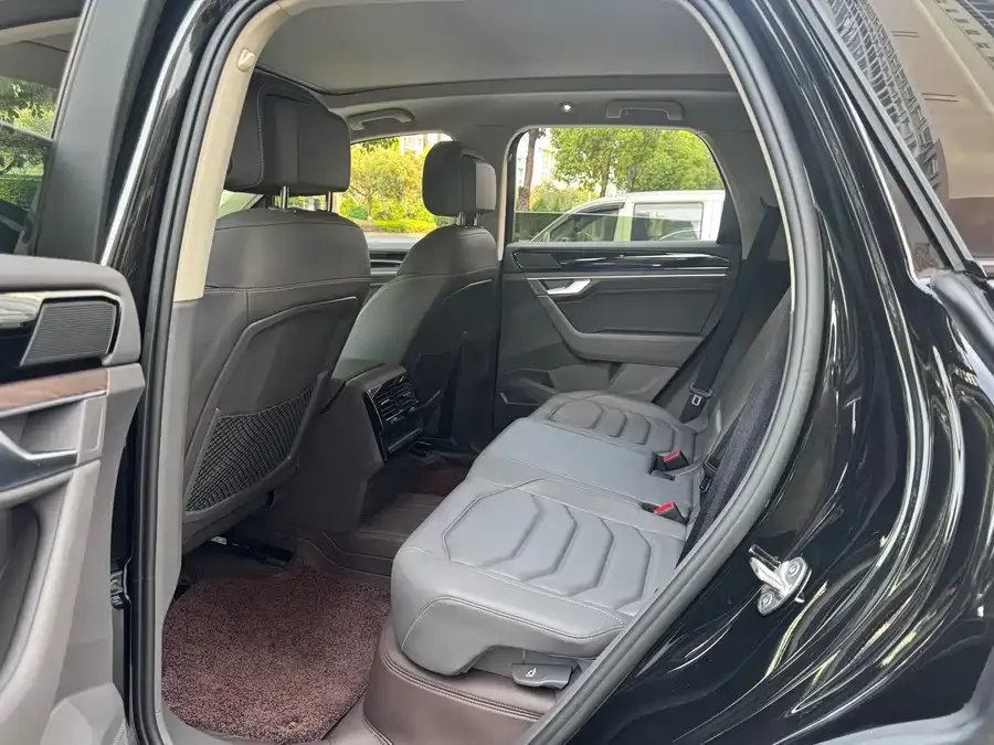 Volkswagen Touareg Touareg 2023 3.0TSI Ruixiang Edition Classic Sports Package 2026 — миниатюра 4